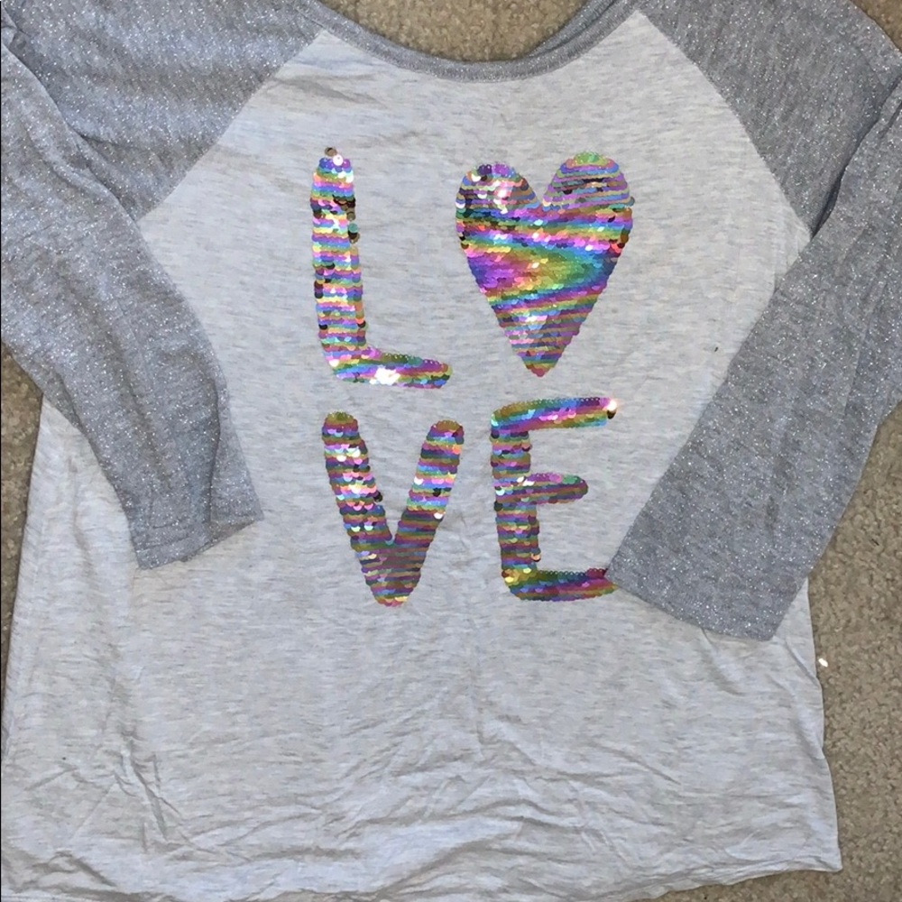 Sequins “L♡︎VE” shirt